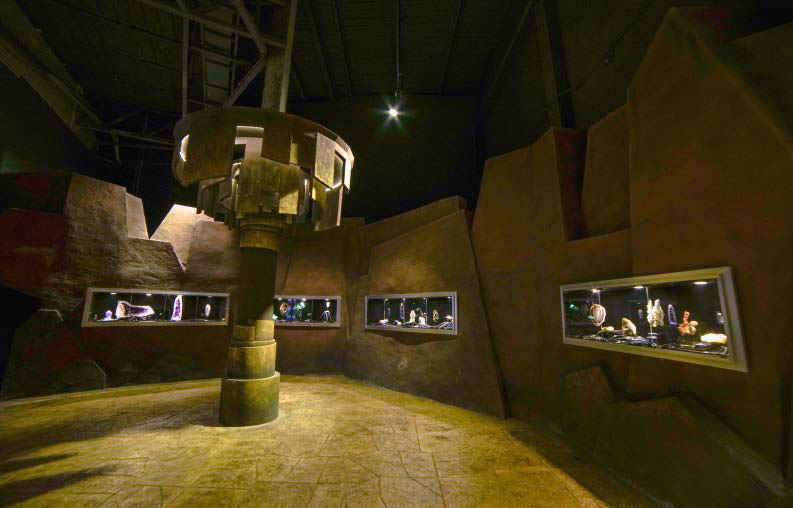 Exhibition shows the gold and gems excavated from the mine